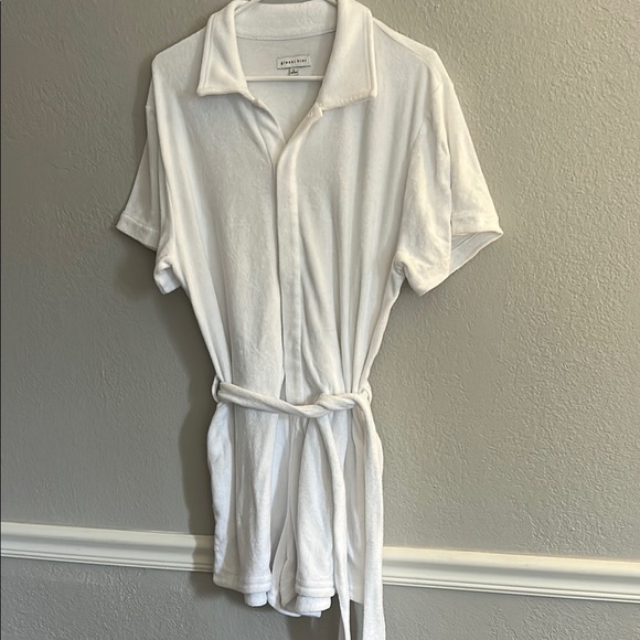 Gianni Bini white terry cloth romper, women’s size Large. Excellent condition. - Picture 1 of 5
